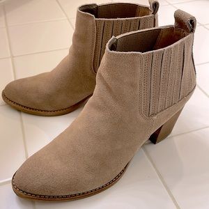 Block Heel Ankle Bootie Women’s Sz 7